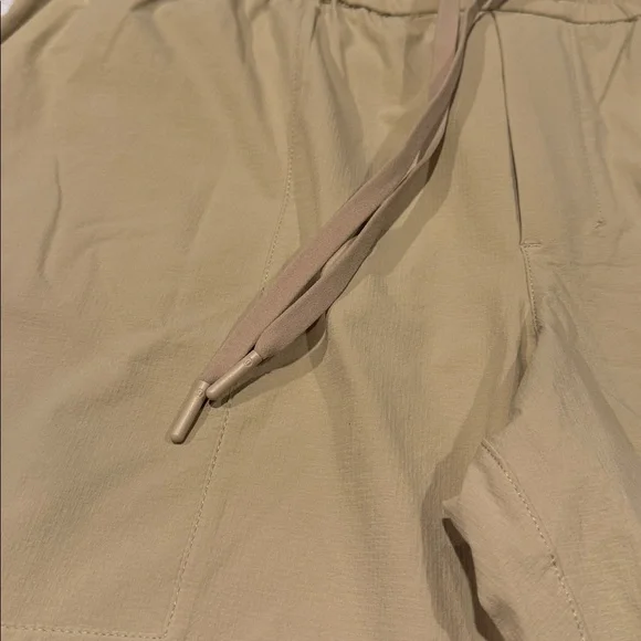 🍋Men’s Lululemon Bowline Short 8” Size XL trench M7ARQS🍋